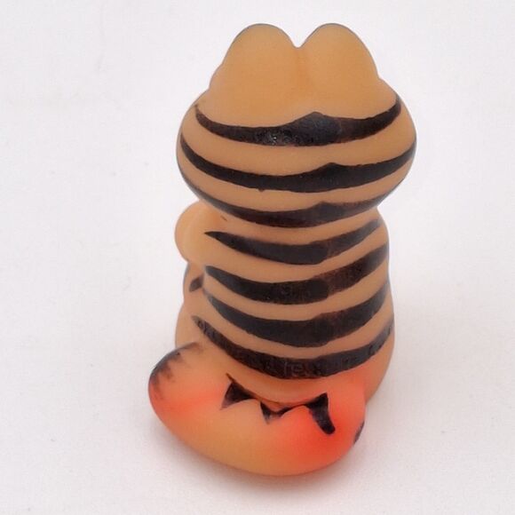 Vintage Garfield Holding Teddy Bear Pooky Rubber Pencil Topper Mini Figure - Picture 4 of 12
